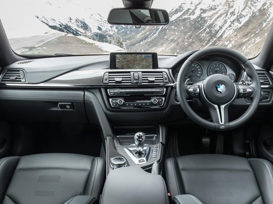 Торпедо BMW M4 Coupe 2014 года  (UK) (фото 18 из 32)